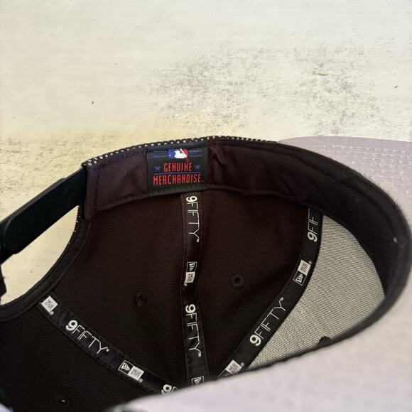 New Era Los Angeles Dodgers Black and Silver 9FIFTY Snapback Hat One Size - Picture 7 of 7